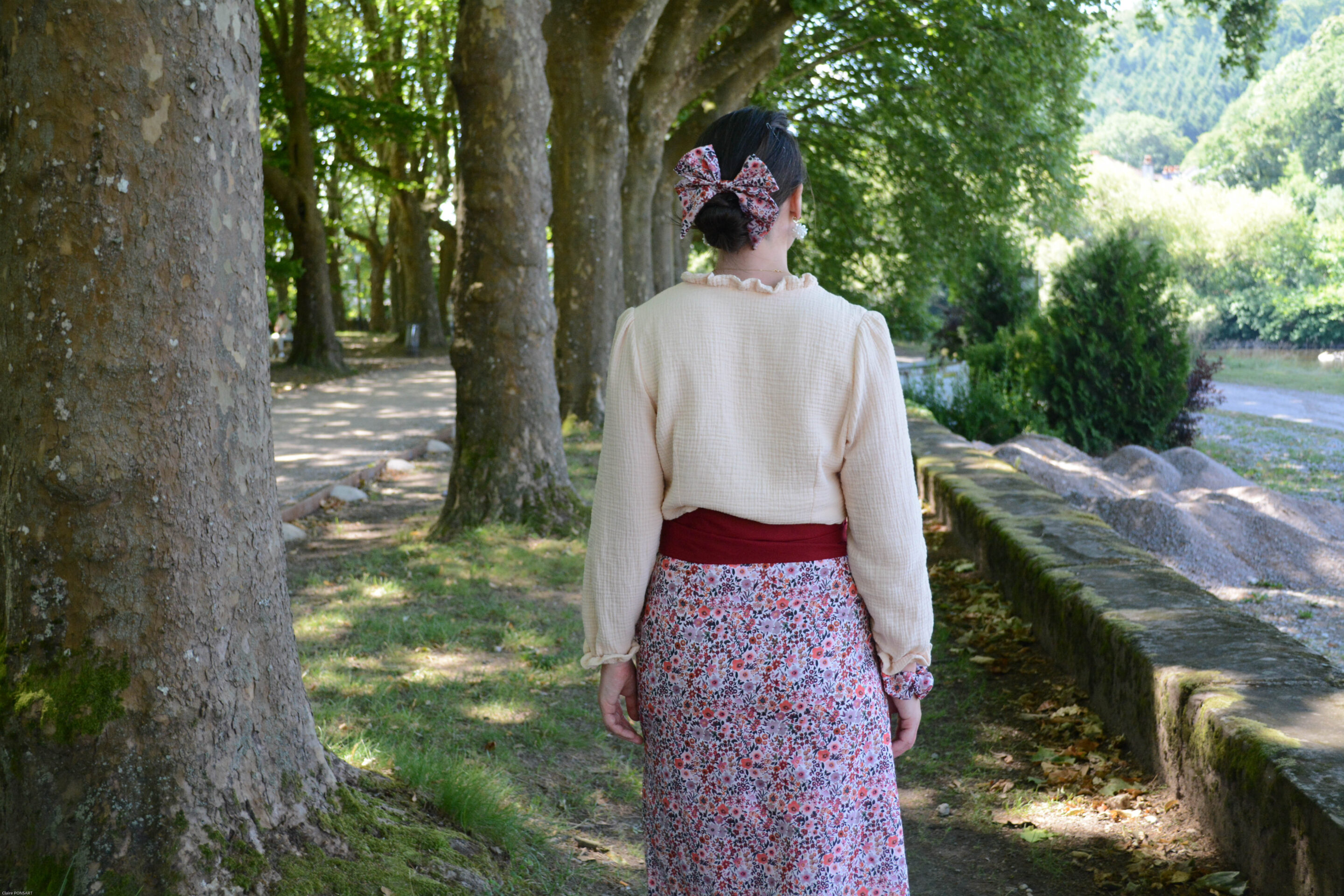 Cassandre beige et Christelle fleurs 0306 scaled