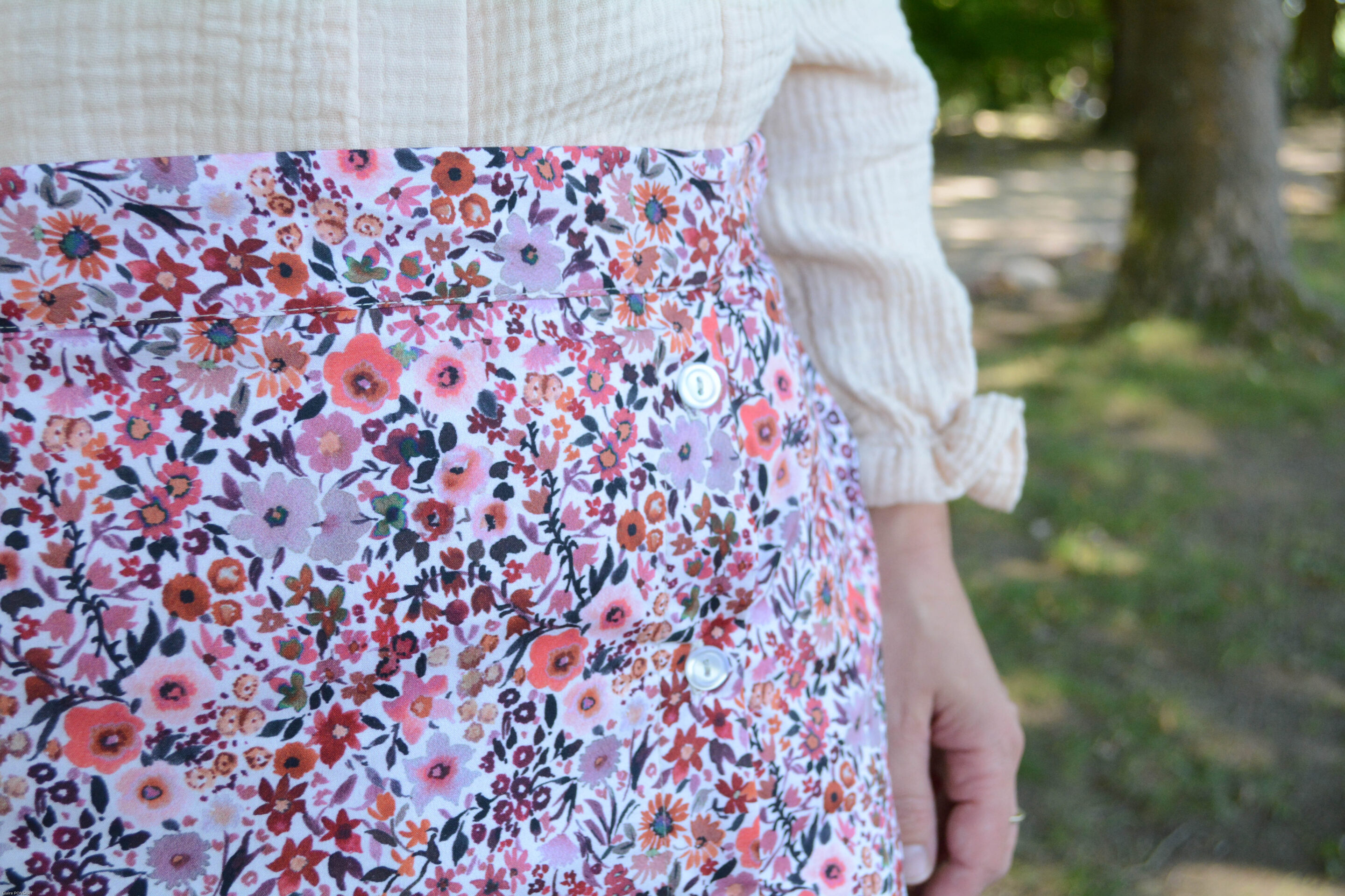 Cassandre beige et Christelle fleurs 0412 scaled