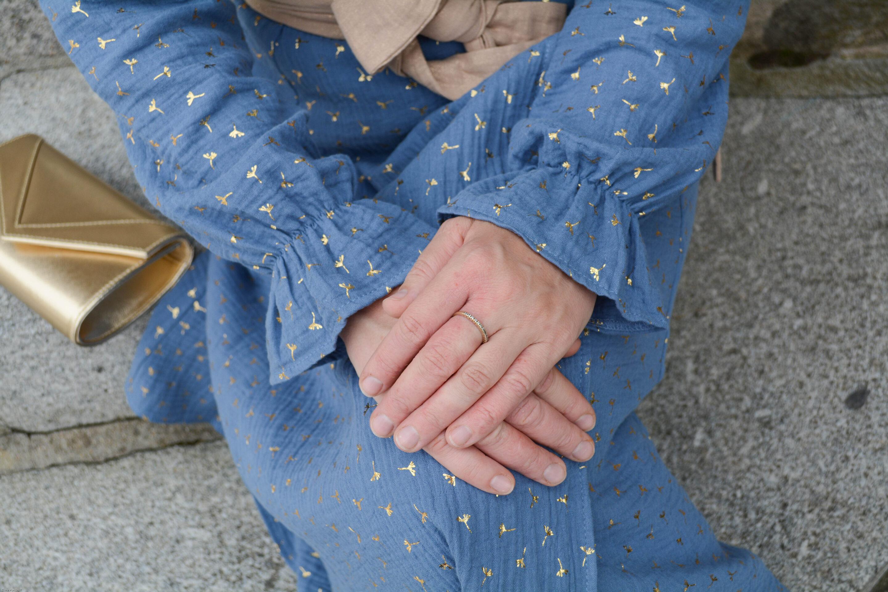 Faustine bleu dore 4093 scaled