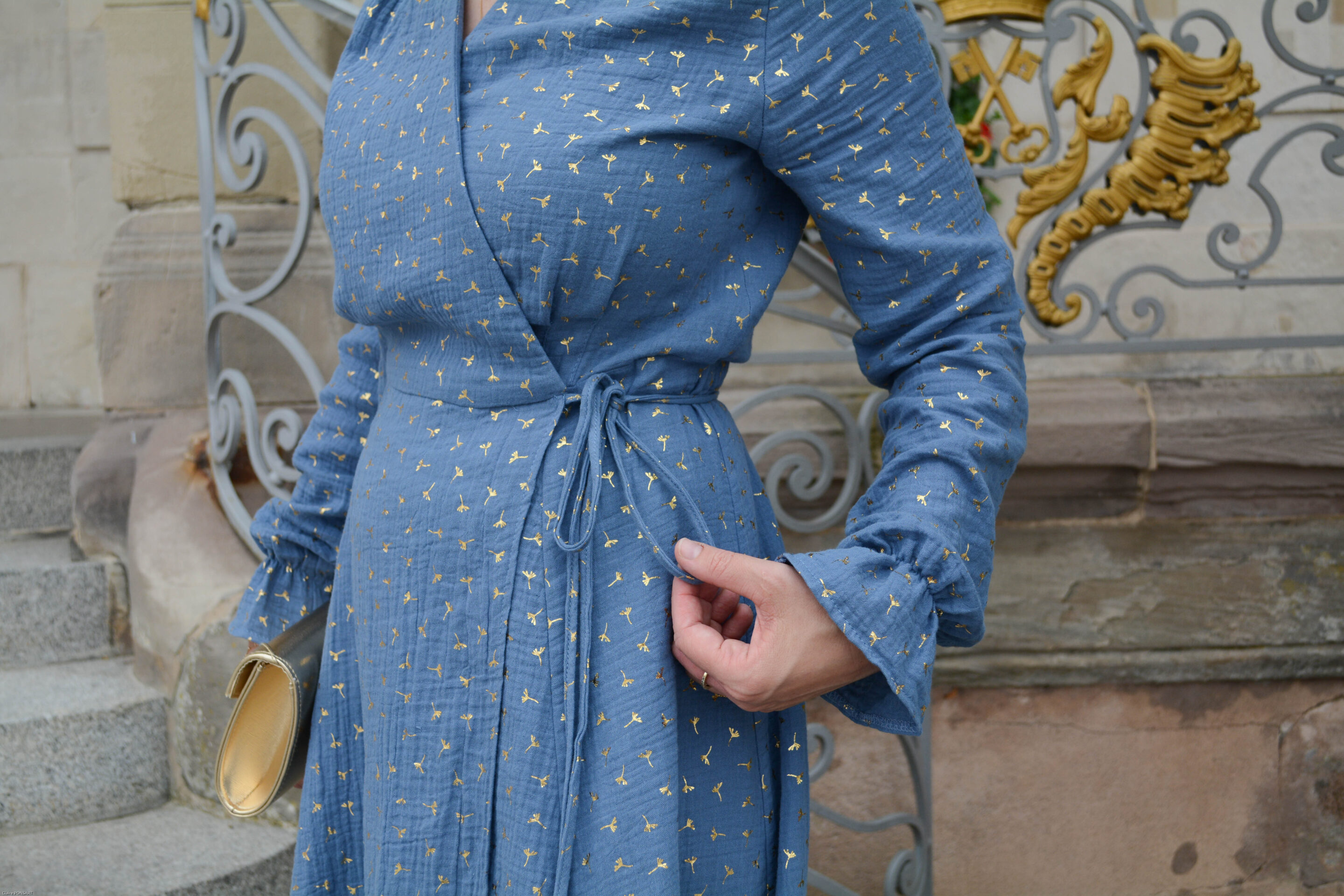 Faustine bleu dore 4148 scaled