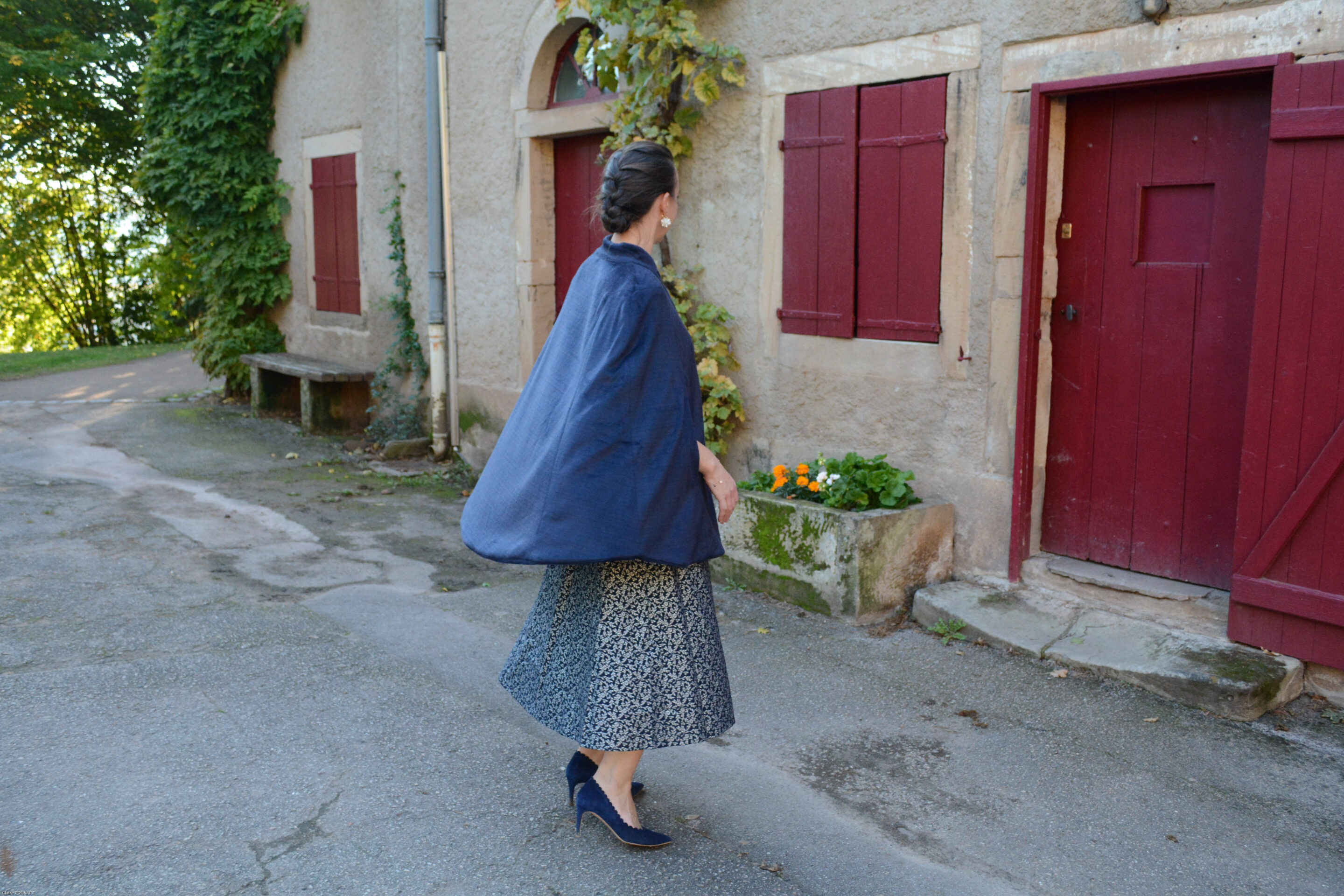Cape Maiwenn bleue 8103 scaled