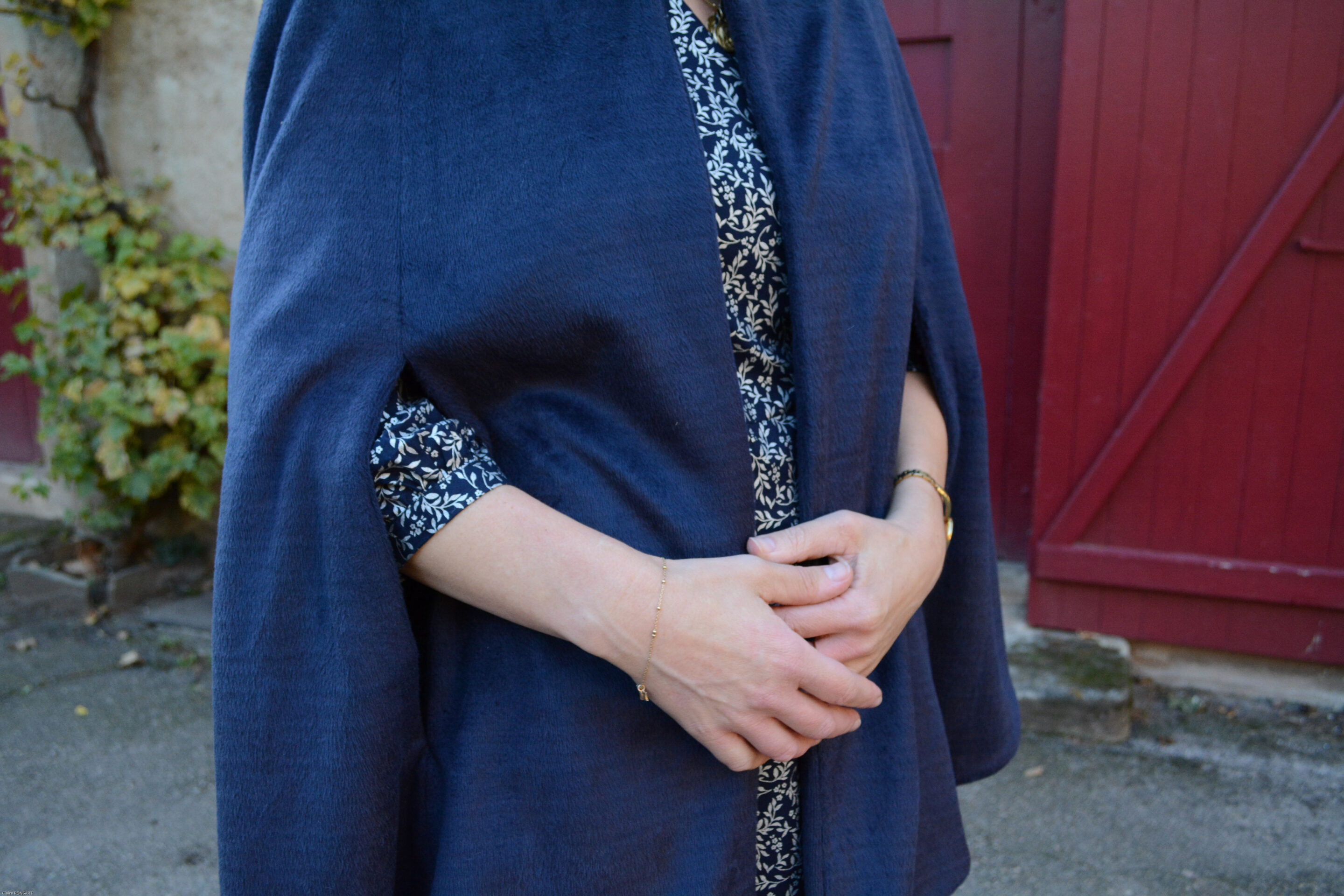 Cape Maiwenn bleue 8128 scaled