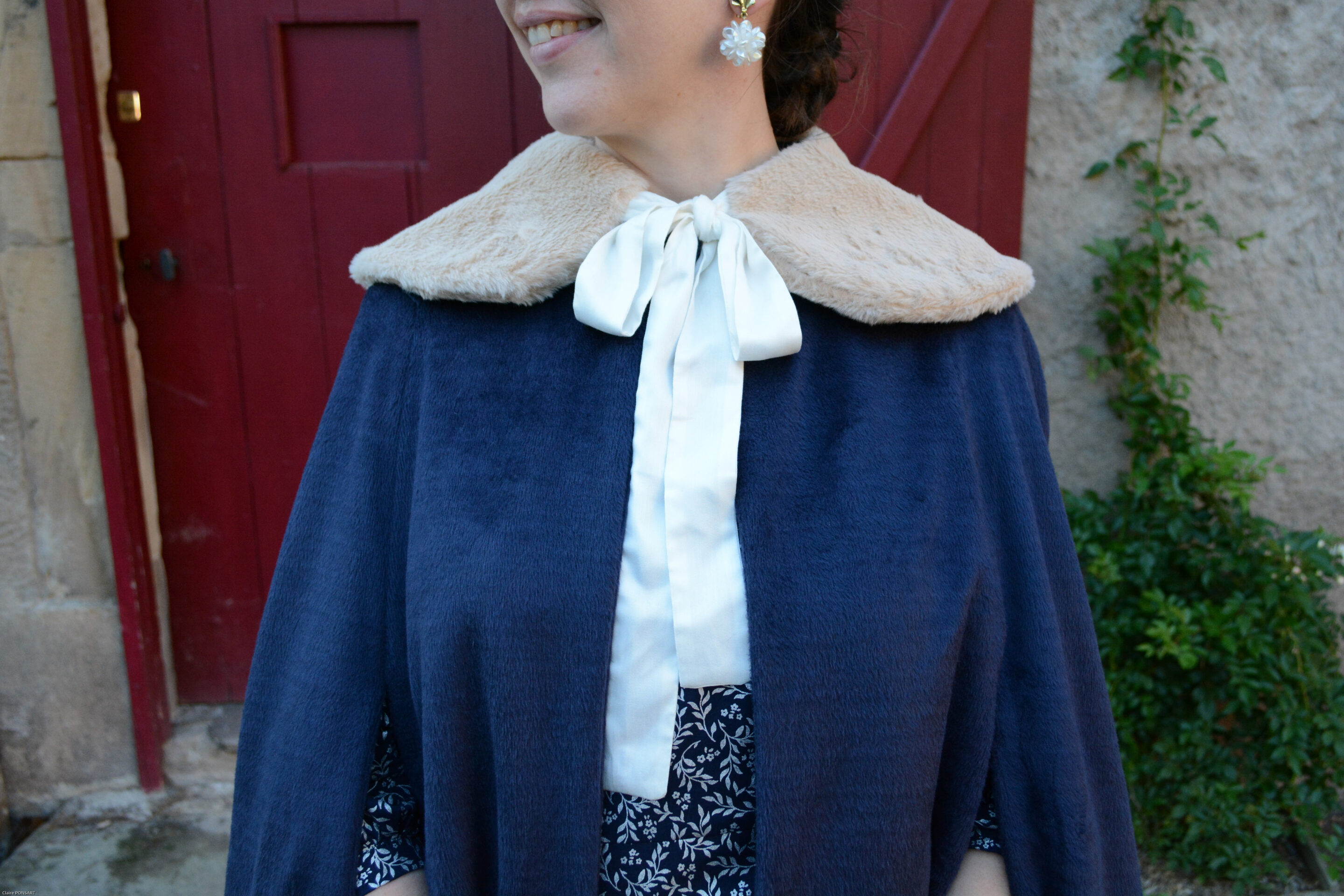 Cape Maiwenn bleue col Daphne beige 8251 scaled