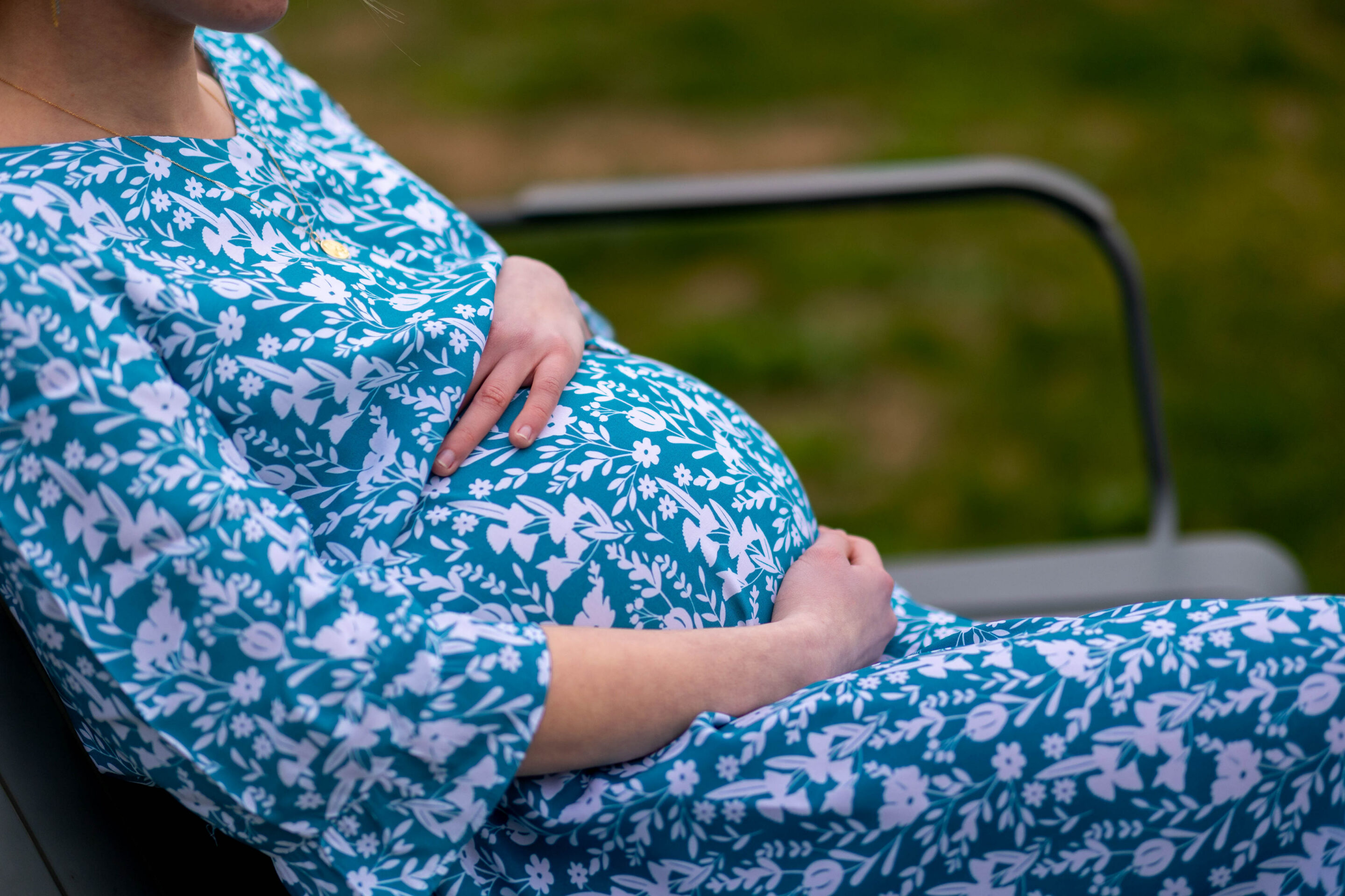 Adele Fleurs vertes Femmeapart 5 scaled